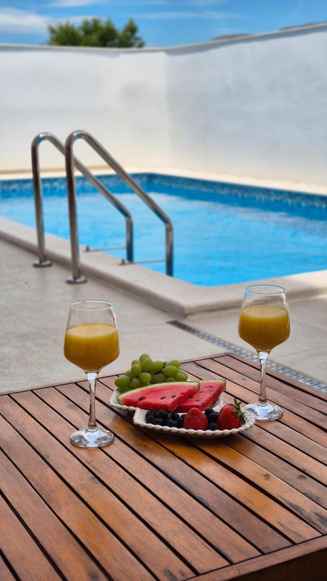 Apartman With Private Swimming Pool Split